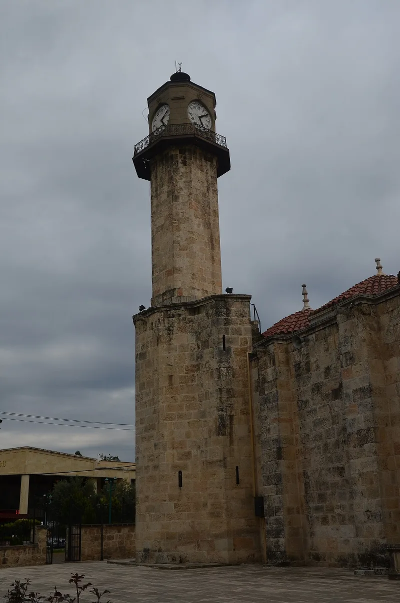 La mosquée de la Vieille Ville, à Tarse — une église datant de 1102, ornée de fresques représentant le Christ